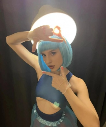 Мои услуги включают классический и тайский массаж, страстный эротический массаж, глубокий оральный с ощущением горячих губок, разнообразные позы и эксперименты в сексе. Я знаю, как доставить наслаждение и удовлетворить все твои фантазии. 🌹
🔥 На фото - я настоящая! Утонченная, элегантная и сексуальная. С радостью приму гостей в своей уютной квартире в центре Москвы. Гарантирую полную конфиденциальность. Приезжай, и ты останешься под впечатлением! 💋
💯 Постоянные клиенты отмечают мои мягкие руки, умение увлекать и неповторимую магию моего тела. У меня дружелюбная натура, и я искренне стремлюсь угодить тебе. Мои отзывы - подтверждение того, что я знаю свое дело. 🌟
📞 Звони или пиши, чтобы получить незабываемые моменты наслаждения, и я помогу тебе сбежать от реальности в сладкий мир удовольствия. Буду ждать тебя в Москве! 😘 629, 19 лет